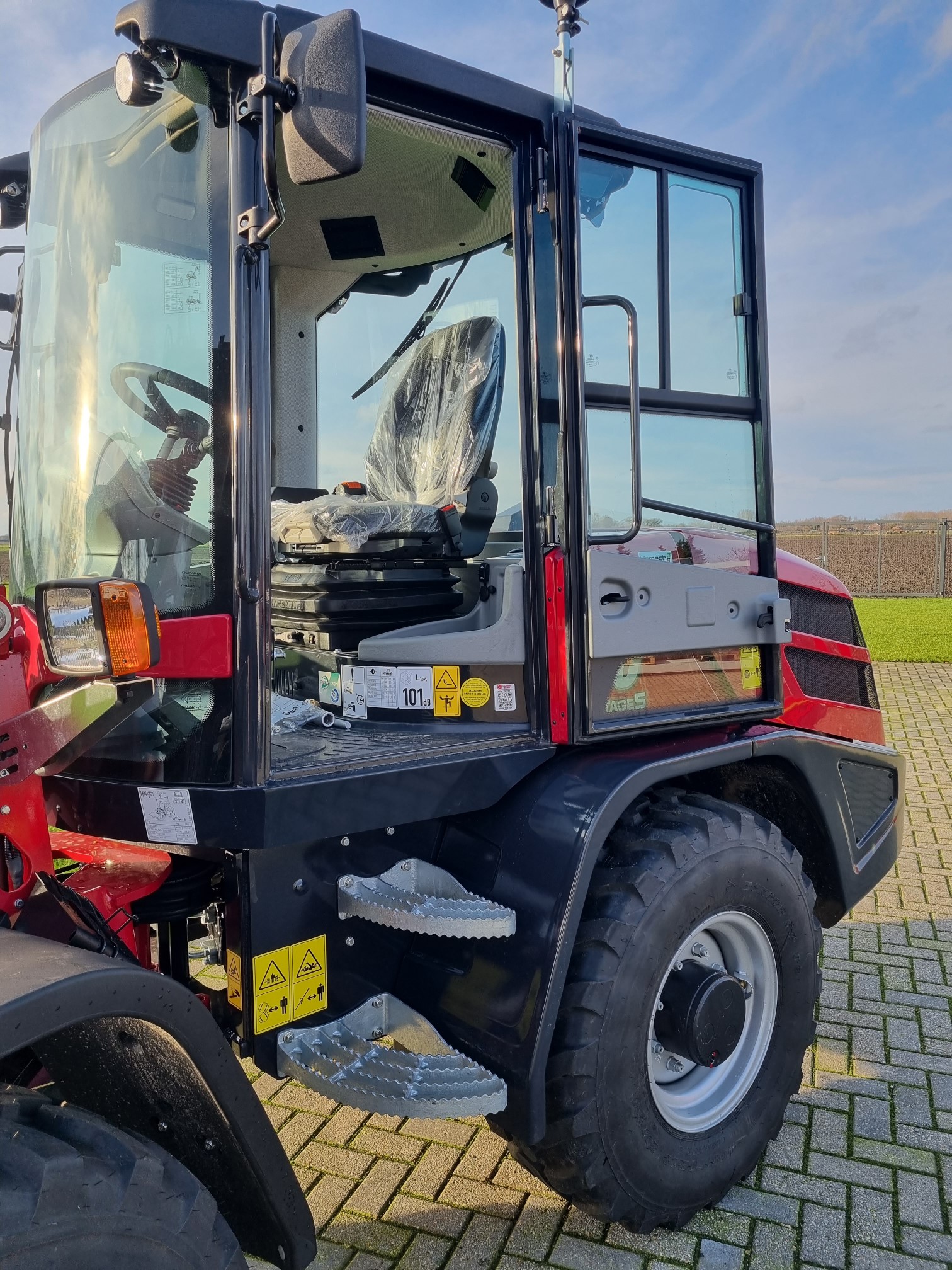 Yanmar V80 met bak en lepels, VERKOCHT! - Afbeelding 4